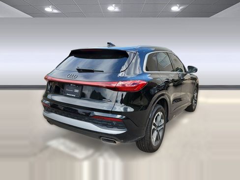 Used 2025 Audi Q5 Premium Plus w/ Premium Plus AWD/4WD image 8