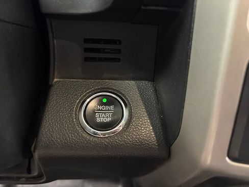 Used 2019 Ford F150 Lariat w/ Equipment Group 502A Luxury AWD/4WD image 23