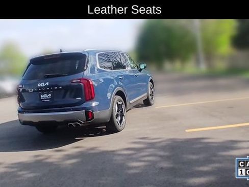 Used 2025 Kia Telluride S AWD/4WD image 2