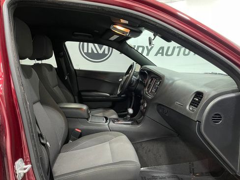 Used 2018 Dodge Charger SXT w/ Blacktop Package image 30