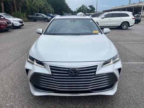 Used 2019 Toyota Avalon Limited FWD image 6