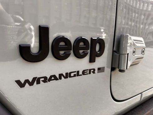 Used 2024 Jeep Wrangler Unlimited Sport AWD/4WD image 9