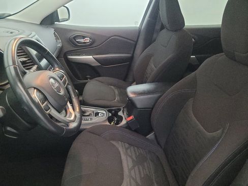 Used 2020 Jeep Cherokee Latitude image 17