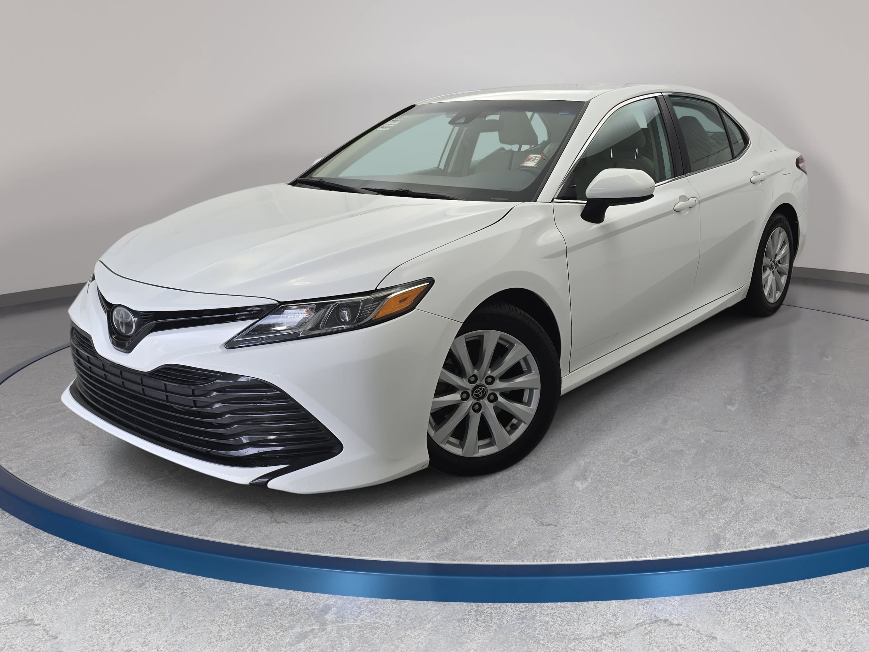 Used 2019 Toyota Camry LE FWD image 1
