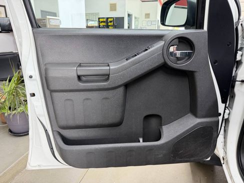 Used 2015 Nissan Xterra PRO-4X w/ Pro-4x Leather Package AWD/4WD image 10