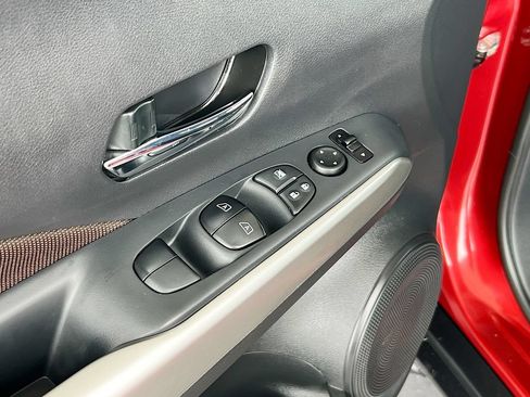 Used 2019 Nissan Kicks SR FWD image 17