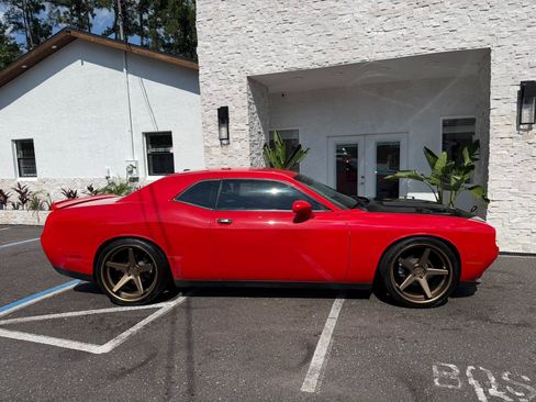 Used 2018 Dodge Challenger SXT RWD image 20