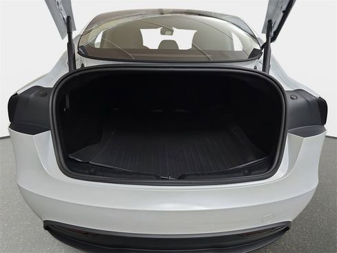 Used 2025 Tesla Model 3 Long Range image 16