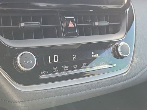 Used 2023 Toyota Corolla SE image 28