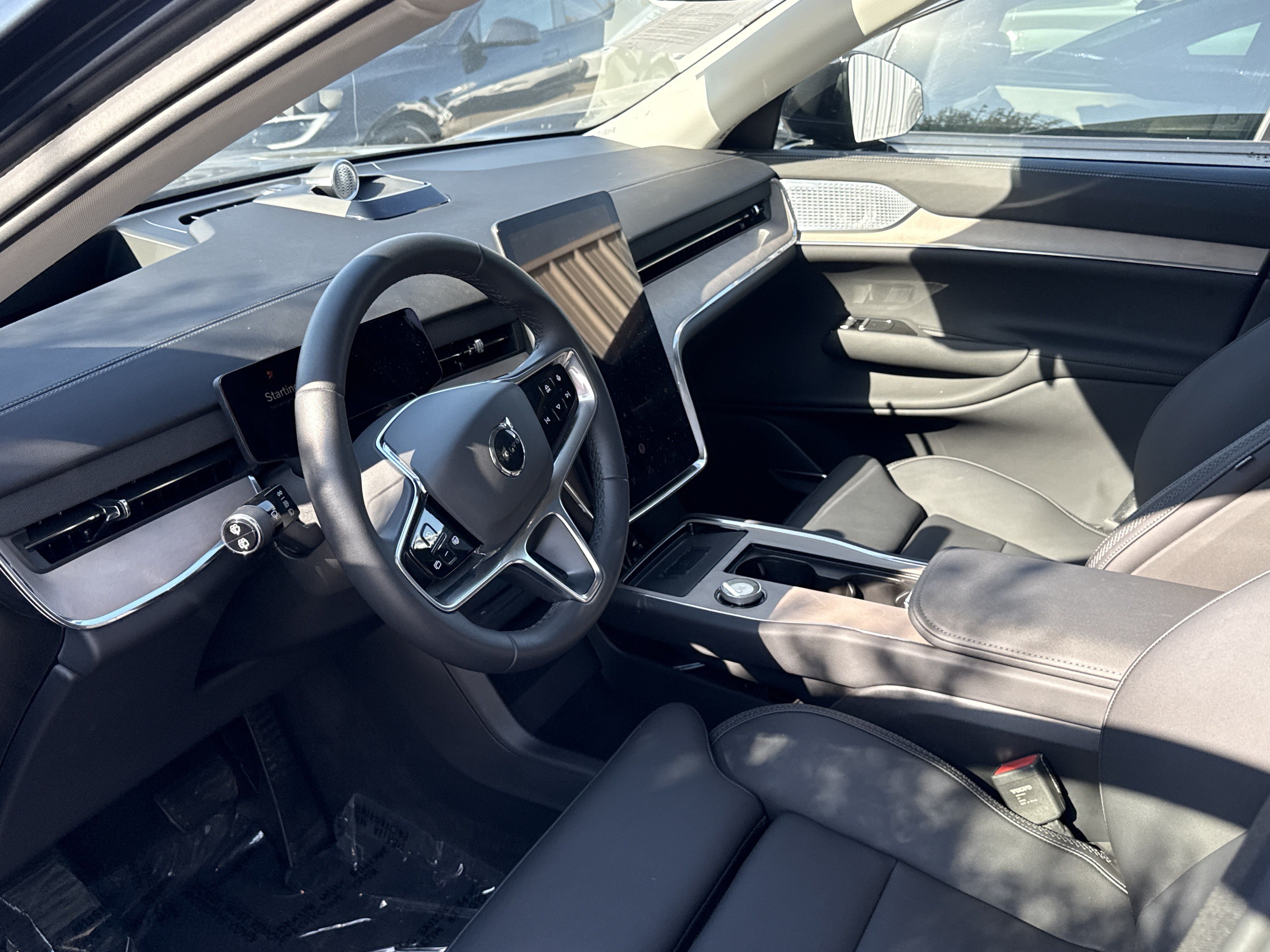 Used 2025 Volvo EX90 Ultra AWD/4WD image 3