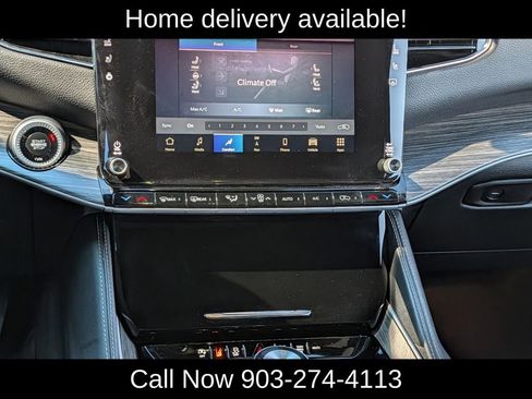 Used 2024 Jeep Wagoneer L Series II w/ Flexible Seating Group image 15