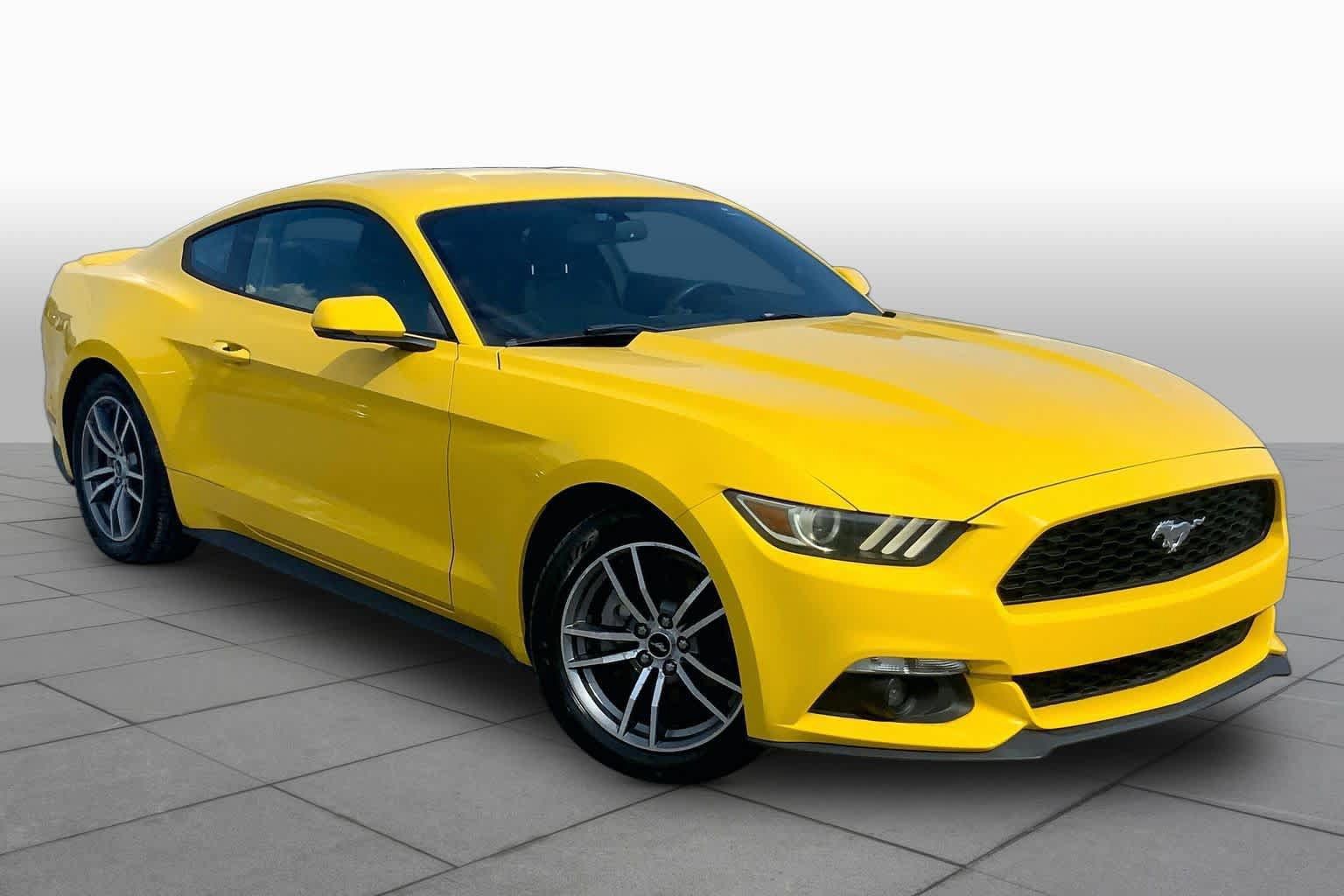 Used 2015 Ford Mustang Premium RWD image 3