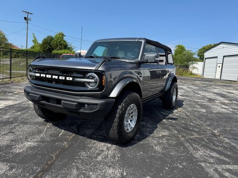 Used 2022 Ford Bronco Outer Banks image 2