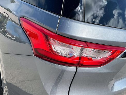 Used 2019 Chevrolet Traverse Premier w/ Driver Confidence II Package image 29