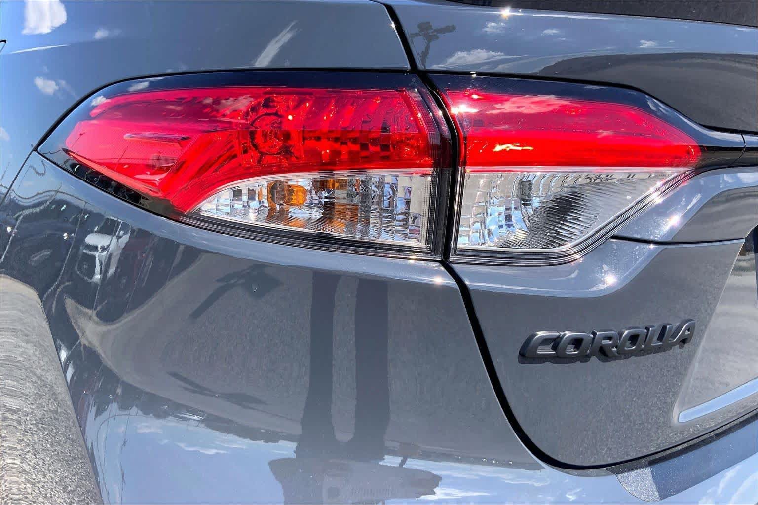 Used 2026 Toyota Corolla SE FWD image 28