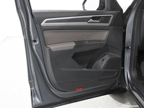 Used 2022 Volkswagen Atlas Cross Sport SEL image 4