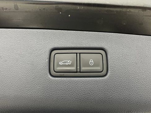 Used 2025 Genesis GV70 3.5T Sport w/ Sport Advanced Package image 16