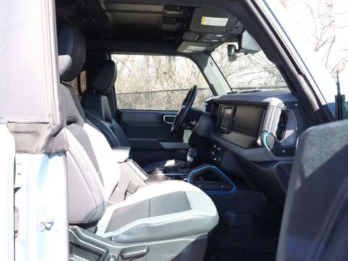 Used 2022 Ford Bronco Black Diamond image 39