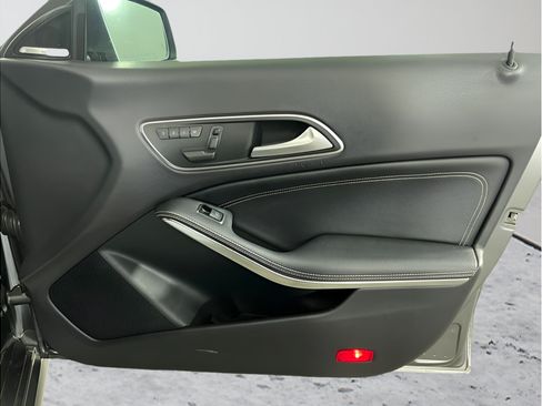 Used 2015 Mercedes-Benz CLA 250 image 15