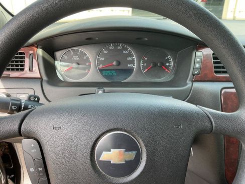 Used 2009 Chevrolet Impala LT FWD image 22