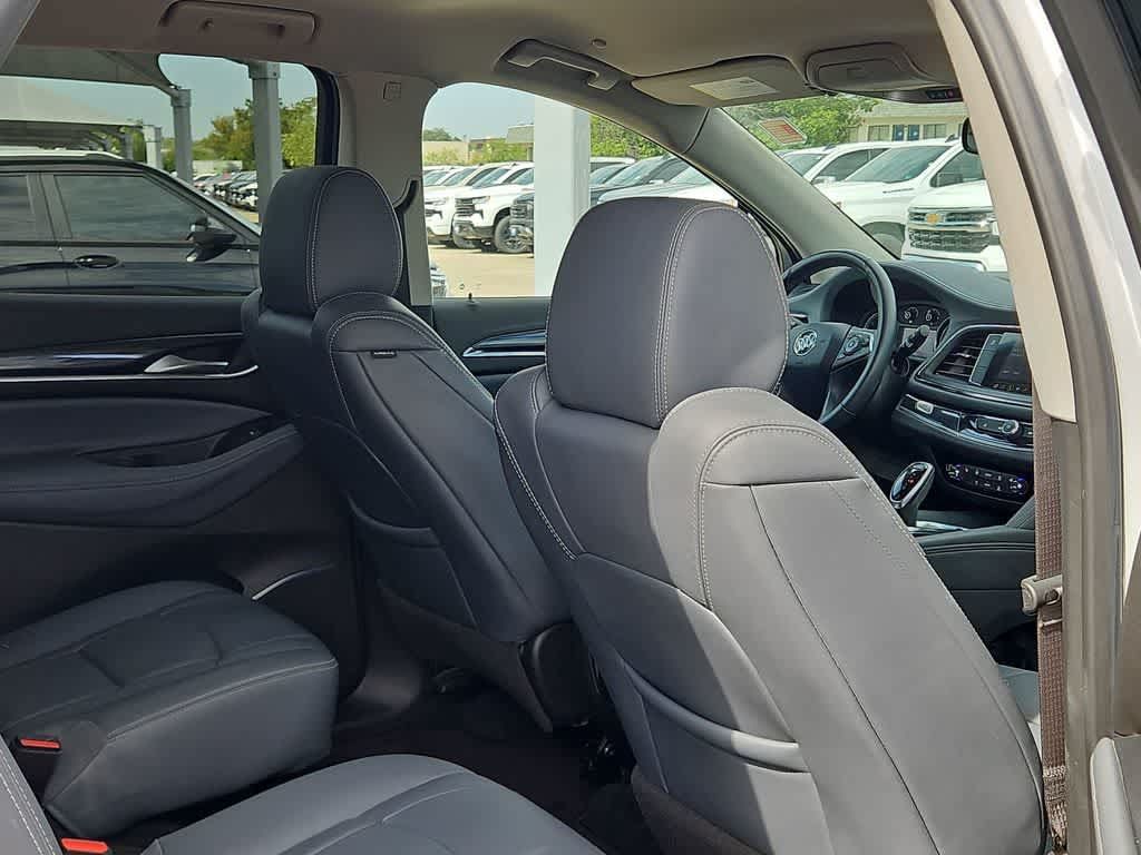 Used 2021 Buick Enclave Essence FWD image 17