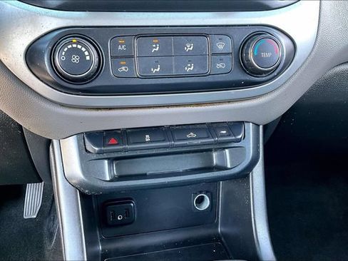 Used 2019 Chevrolet Colorado LT RWD image 17
