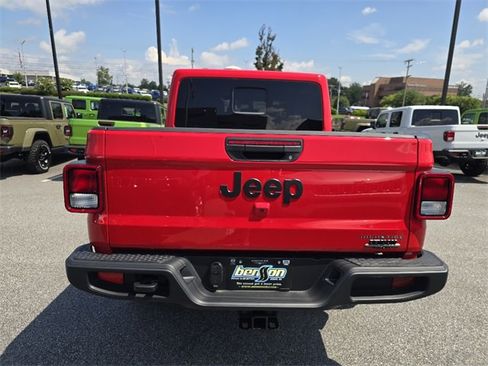 New 2025 Jeep Gladiator Sport image 14