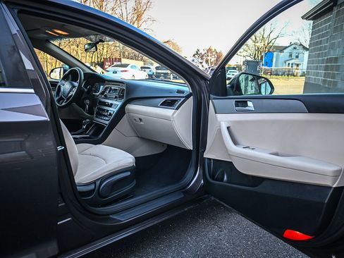 Used 2015 Hyundai Sonata SE image 14