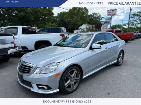 Used 2011 Mercedes-Benz E 550 4MATIC Sedan image 1