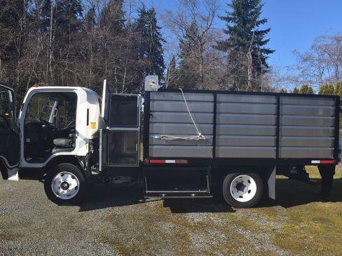 New 2024 Isuzu NPR image 19