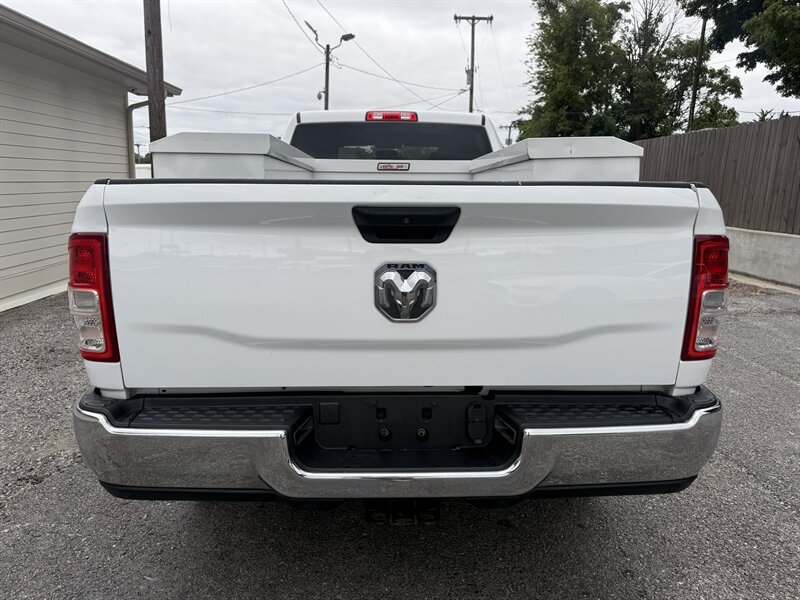 Used 2022 RAM 2500 Tradesman w/ Chrome Appearance Group RWD image 33