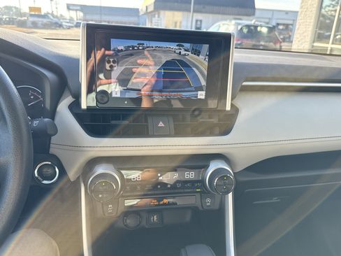 Used 2024 Toyota RAV4 XLE image 17