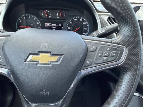 Used 2023 Chevrolet Malibu LT FWD image 16