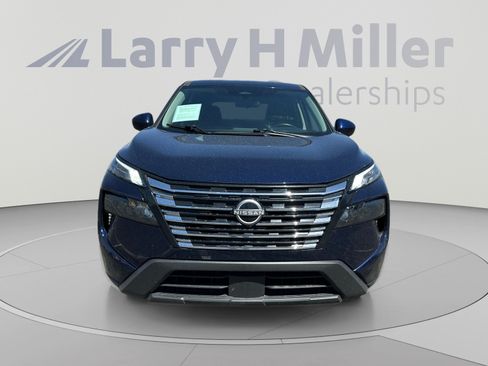 Used 2025 Nissan Rogue SV FWD image 8