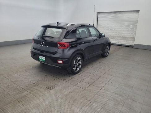 Used 2022 Hyundai Venue SEL FWD image 9
