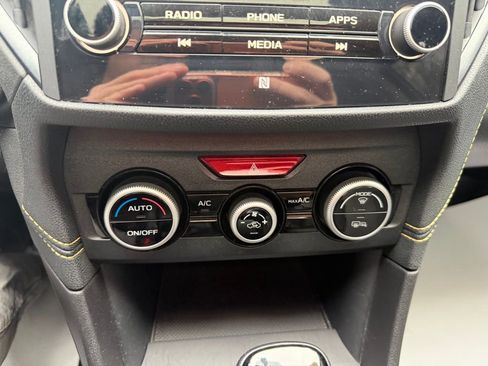 Used 2022 Subaru Crosstrek 2.5i Sport w/ Moonroof Package image 26