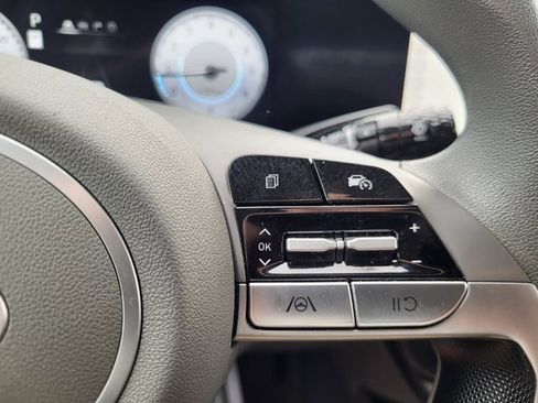 Used 2024 Hyundai Elantra SEL image 19