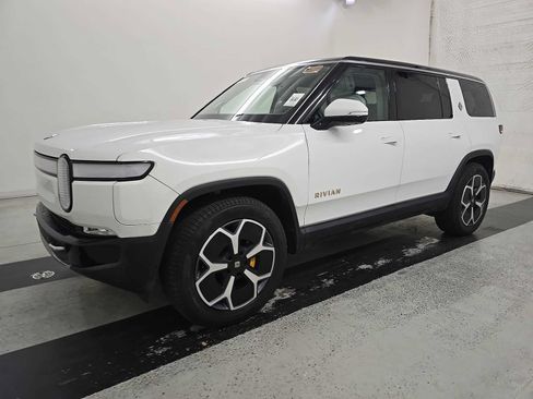 Used 2024 Rivian R1S Adventure AWD/4WD image 5