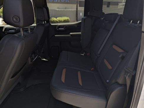 Used 2025 GMC Sierra 1500 AT4 AWD/4WD image 9