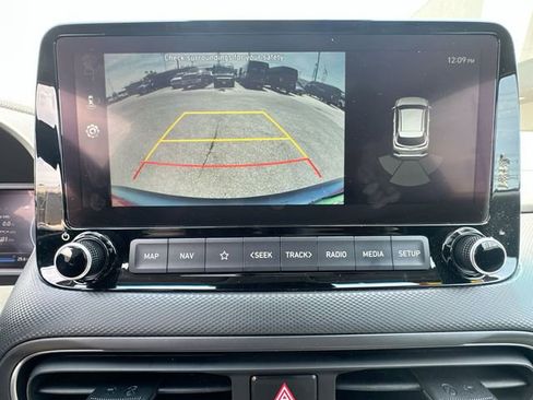 Used 2023 Hyundai Kona Limited AWD/4WD image 19