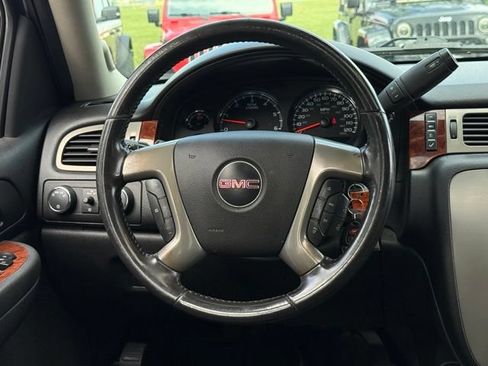 Used 2013 GMC Yukon XL SLE w/ Convenience Package AWD/4WD image 6