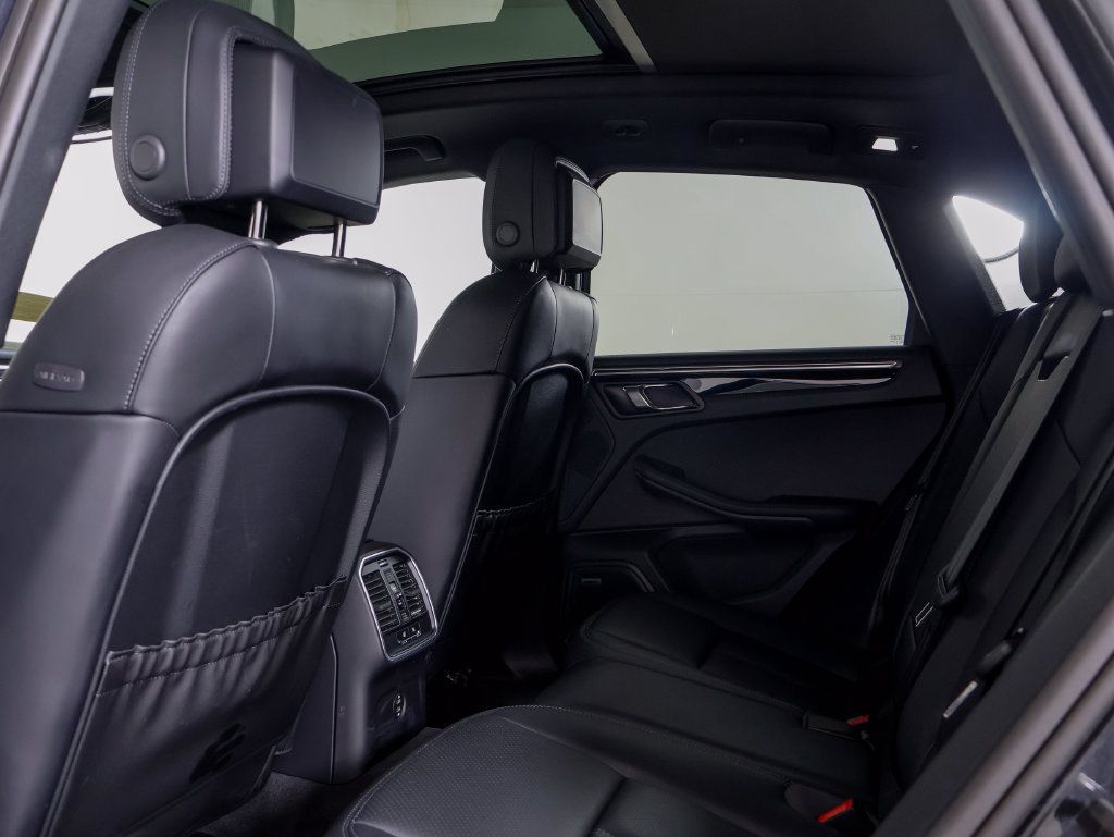 Certified 2026 Porsche Macan S AWD/4WD image 12