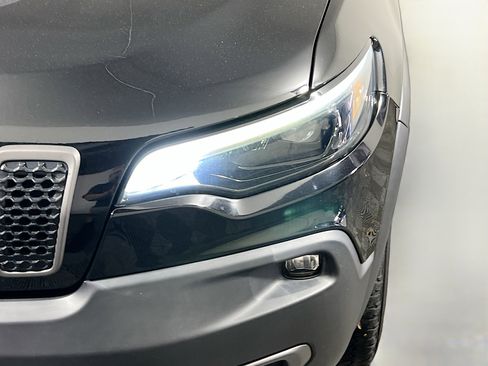 Used 2021 Jeep Cherokee Trailhawk image 11