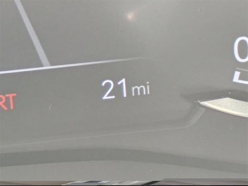 New 2025 Genesis G70 2.5T image 32