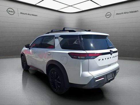 New 2026 Nissan Pathfinder SL w/ SL Premium Package AWD/4WD image 6