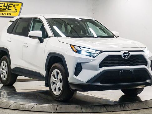 Used 2024 Toyota RAV4 LE image 5