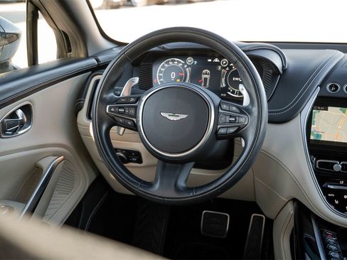 Used 2022 Aston Martin DBX image 31