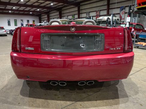 Used 2005 Cadillac XLR RWD image 7