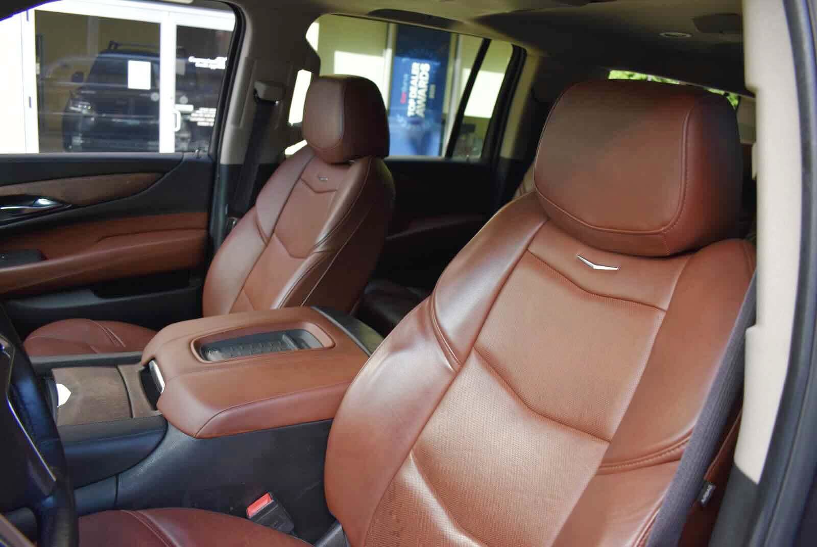 Used 2016 Cadillac Escalade ESV Premium AWD/4WD image 12