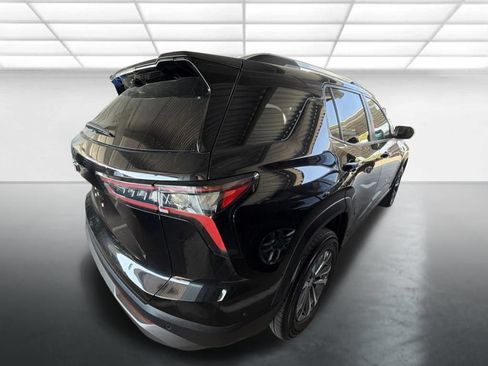Used 2025 Chevrolet Equinox LT w/ Convenience Package II FWD image 2